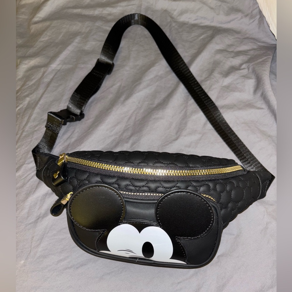 Men or Womens Disney Black and Gold Mickey Mouse Winking Fannie Pack! - Picture 2 of 2